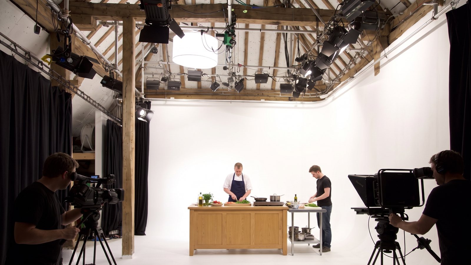 A cooking demonstration filmed on the cove with two camcorders