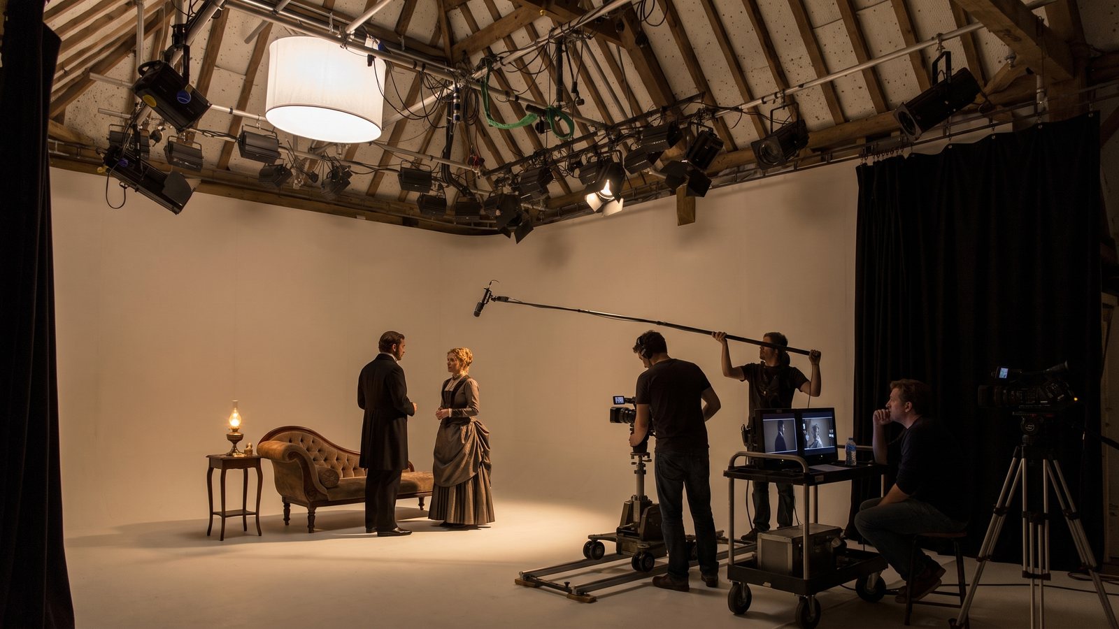 A Victorian drama scene on the cove, a camera on a dolly and a boom above